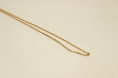 null Chain with links forçât in yellow gold 18K (750).
Around the neck : 44 cm -...