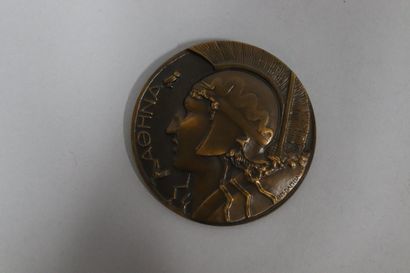 null PM.DAMMANN
Médaille ronde en bronze doré
Av : Profil d'Athéna casqué, signé...