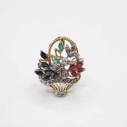 null Pendant brooch in 18K (750) yellow and white gold forming a flowering basket,...