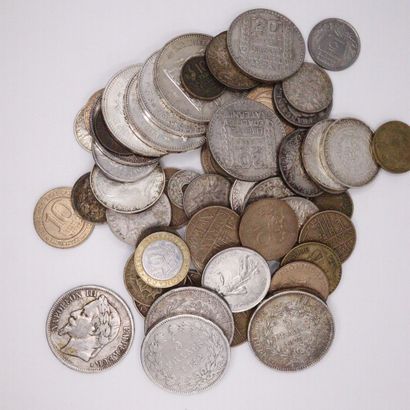 null Lot of silver coins including : 
- 5 francs Louis Philippe I (1842 K)
- 5 francs...