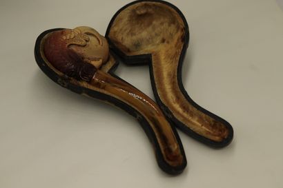 null Meerschaum pipe decorated with a greenhouse of eagle enclosing the hearth. In...