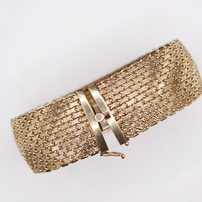 null Bracelet in yellow gold 18k (750) with fancy polonaise mesh.
Wrist size : 19.5...