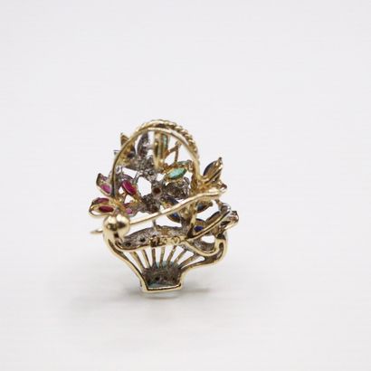 null Pendant brooch in 18K (750) yellow and white gold forming a flowering basket,...