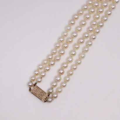 null Necklace with cultured pearls, the clasp in 18k (750) yellow gold. 
Hallmark...