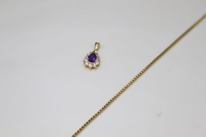 null Metal Venetian chain and 18K (750) yellow gold drop pendant set with an imitation...