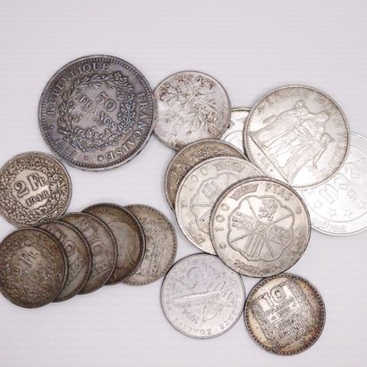 null Lot de pièces en argent comprenant : 
- 5 x 10 francs Turin (1929 x 3 ; 1930...
