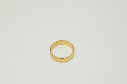 null Wedding ring in 18K (750) yellow gold
Finger size: 51 - Weight: 3.3 g.