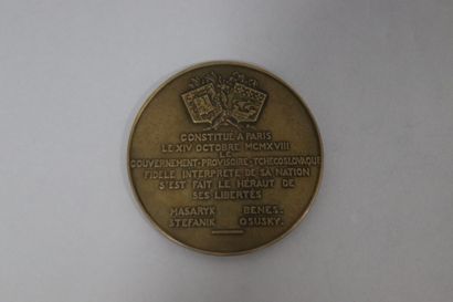 null P.M DAMMANN
Round medal in bronze with brown patina
AV/ Winged victory
RV/ Czechoslovak...