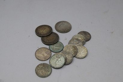 null Ensemble de pièces en argent :
- 100 francs commémorative 1986 (x 1)
- 10 francs...
