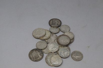 null Lot of silver coins including : 
- 9 x 10 francs Hercules 
- 10 x 5 francs Sower
-...