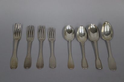 null Eight various silver cutlery, Minerve hallmarks. Wear and tear and shocks.

Weight...