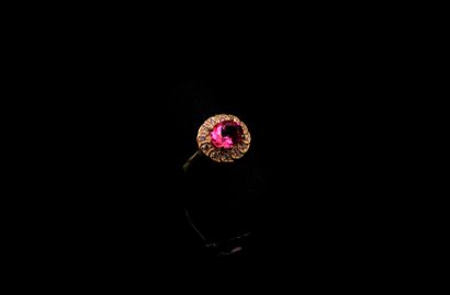 null Ring in 925° gold vermeil centered with a pink topaz probably treated in a worked...