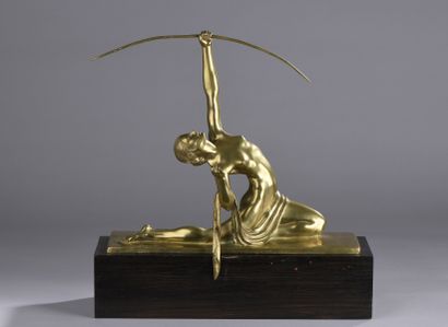 null BOURAINE Marcel, 1886-1948,
Arch,
bronze with gilded patina on a wooden base...