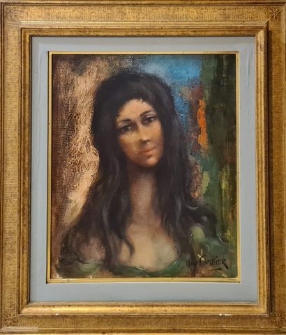 null CAMBIER Guy (1923-2008)
Portrait de femme 
Huile sur toile signé en bas droite....