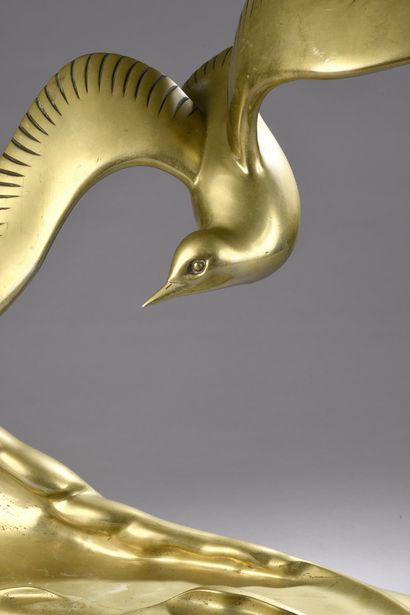 null ROCHARD Irénée, 1906-1984,
Seagull on the wave,
bronze with gilded patina in...