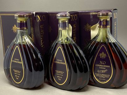 null 3 bottles COGNAC Courvoisier XO (in a case)