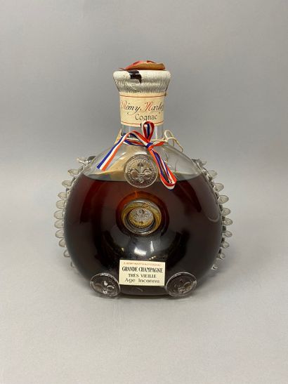 null REMY MARTIN
Bouteille de cognac Louis XIII, Grande Champagne Très vieille, âge...