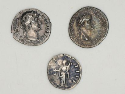 null ROMAN EMPIRE
Lot of three silver denarii: 
- Tiberius 
A/ Livia seated, struck...