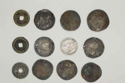 Lot of 8 silver testons 
- Henri II (1)
-...
