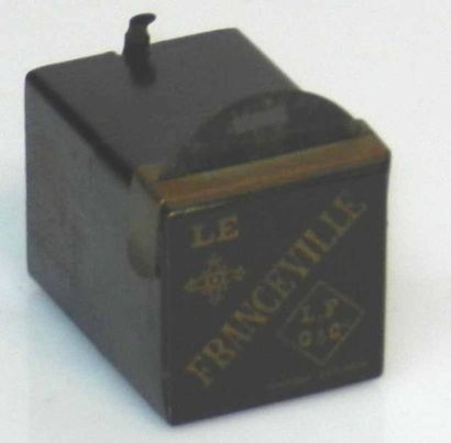 null Petit appareil miniature "LE FRANCEVILLE". Circa 1905. TBE. Dimensions: 4,5...