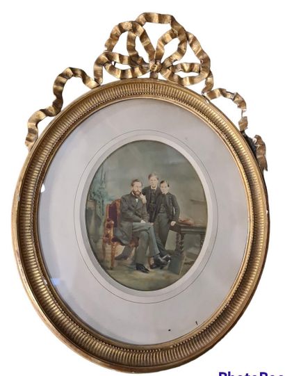 null XIXth century SCHOOL 
The DISDERI sons
Watercolor on paper with oval view, bottom...
