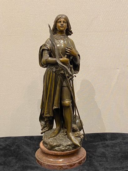 null Ensemble de 3 sculptures
- Jeanne-d'Arc en régule à patine brune foulant un...