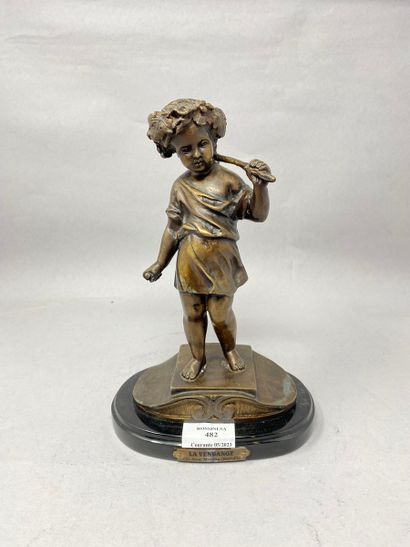null MOREAU (d'après)
La vendenge
Sculpture en bronze figurant un enfant coiffé de...