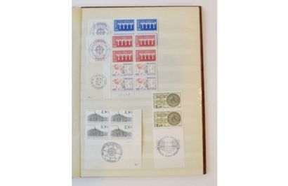 null FRANCE
2 classeurs de timbres neufs modernes