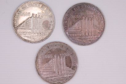 null BELGIQUE - Léopold III
Lot de 3 pièces de 50 Francs 1935 argent frappe monnaie.
Centenaire...
