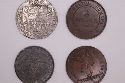 null ITALIE 
Lot de 4 monnaies en argent (2) et en bronze (2) 
Bologne Pie VI : 2...