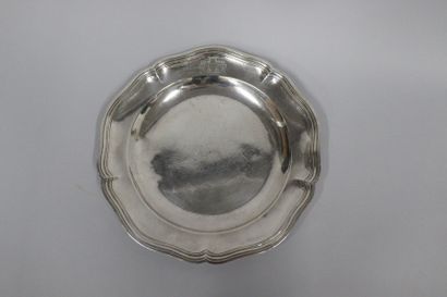 null Round silver dish, the edge with contours and moldings of nets; engraved on...