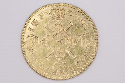 null LOUIS XIV
Gold Louis with 4 "L" 1696 Bourges
Fake reformation of time
TYPE DUP...