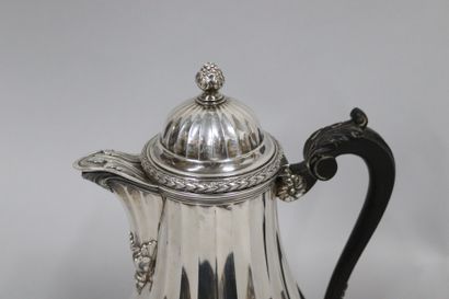 null Teapot and sugar bowl in silver (950) with a baluster shape. The handles in...