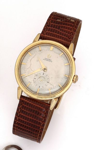 null OMEGA 
Ref 2709 
Circa 1950
N° 11299348
18k (750) yellow gold men's wristwatch,...