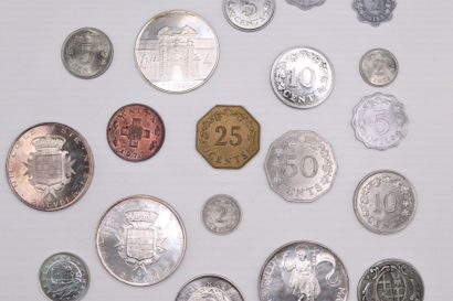 null MALTE
Lot de 20 monnaies dont 6 en argent : 
1774 1 scudo Jimenez de Texada,...