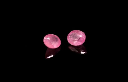 null Appearance of oval pink sapphires on paper. 
Total weight : 0.18 ct

Average...