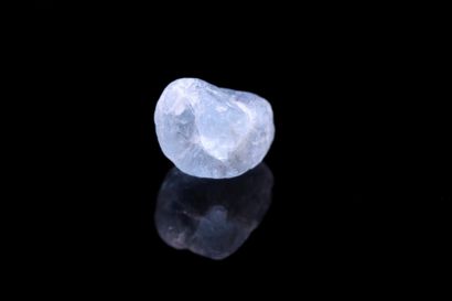 null Aquamarine rough on paper.
Probably unheated.
Weight : 3.40 ct

Dimensions :...