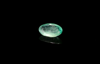 Oval emerald on paper.
Weight : 0.35 ct

Dimensions...