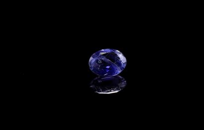 Iolite oval on paper. 
Weight : 1.23 ct....