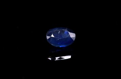 Oval sapphire on paper. 
Weight : 1.48 ct....
