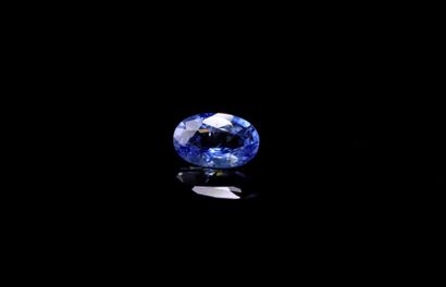 Oval blue sapphire on paper.
Weight : 0.37...