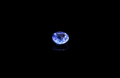 Round blue sapphire on paper. 
Weight : 0.16...