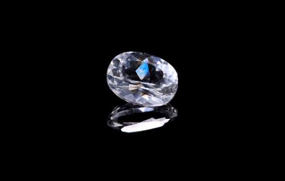 Oval white topaz on paper. 
VS
Weight : 1.50...