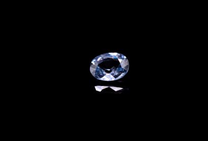 null Oval blue spine on paper. 
VS 
Weight : 0.43 ct.