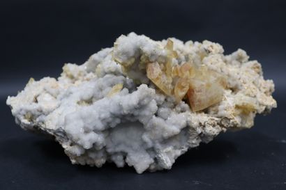 null Baryte : cristaux prismatiques jaune miel limpides (jusqu'à 40 mm) - 1982
Mine...