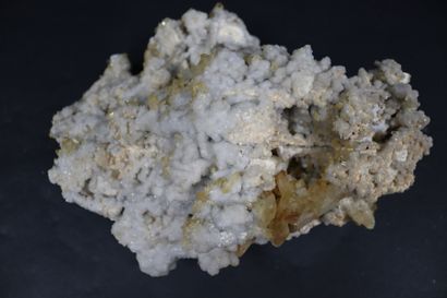 null Baryte : cristaux prismatiques jaune miel limpides (jusqu'à 40 mm) - 1982
Mine...