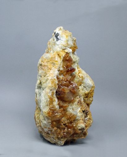 null Baryte, fluorine : gros cristaux ambrés; florine massive vert pale (1982)
Mine...