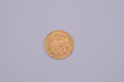 null A gold coin of 1 sovereign George V (1915).

Weight : 7.99 g - VG.