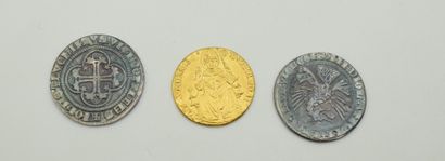 null Box containing 3 legalized reproductions of Italian coins from Milan.