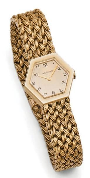 BOUCHERON Montre bracelet, hexagonale, de dame en or jaune 18 K (750/1000e). Cadran...
